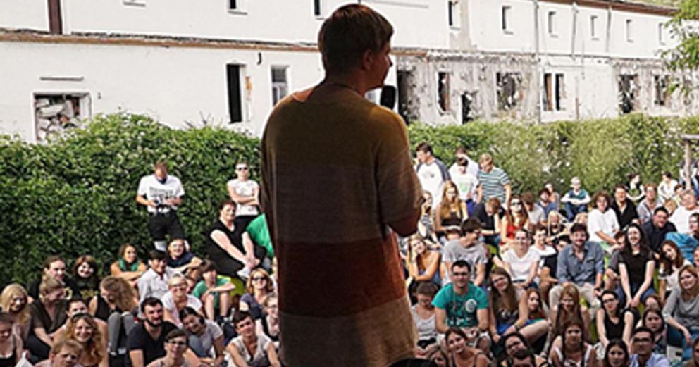 WORD UP! U20 Open Air Poetry Slam
